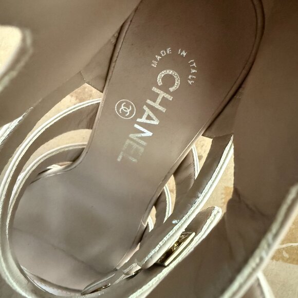Chanel beige 2017 interlocking CC logo gladiator sandals size 38 - Picture 8 of 9